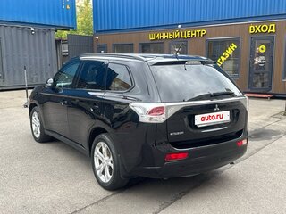 2013 Mitsubishi Outlander III, чёрный, 1530000 рублей, вид 3