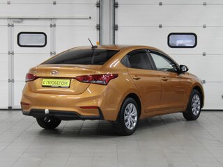2017 Hyundai Solaris II, оранжевый, 857000 рублей, вид 5