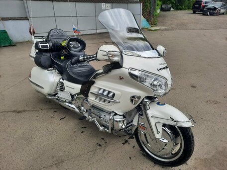 2010 Honda GL 1800 Gold Wing, белый, 1600000 рублей, вид 3