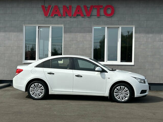 2011 Chevrolet Cruze I, белый, 640000 рублей, вид 4