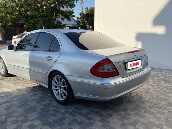 2008 Mercedes-Benz E-Класс 320 III (W211, S211) Рестайлинг, серебристый, 950000 рублей - вид 2