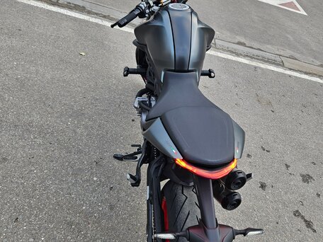 2021 Ducati Monster 937, серый, 1150000 рублей, вид 4