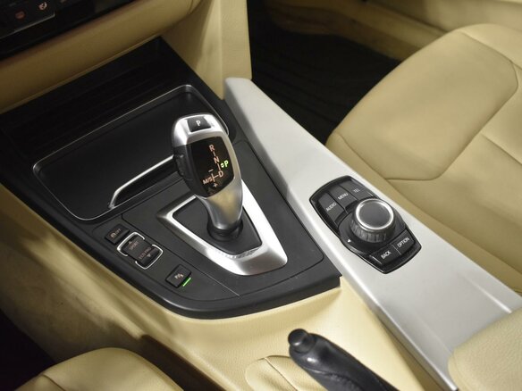 2015 BMW 3 серии 318i VI (F3x) Рестайлинг, чёрный, 1469900 рублей - вид 19