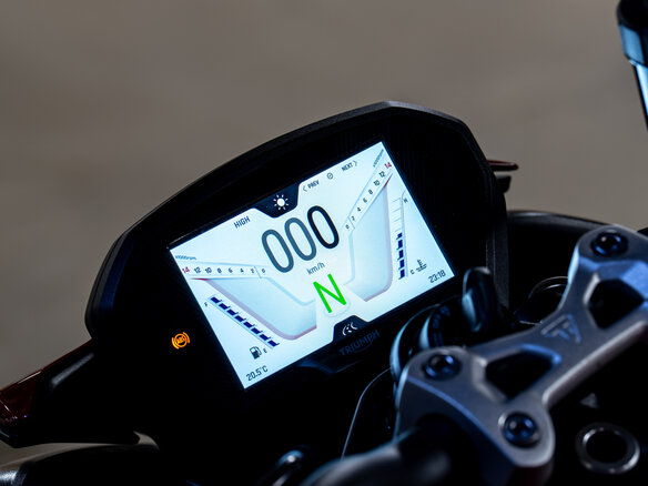 2023 Triumph Street Triple, пурпурный, 1120000 рублей - вид 7