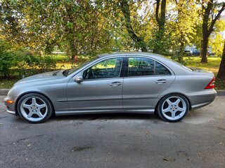 2005 Mercedes-Benz C-Класс 230 II (W203) Рестайлинг, серый, 800000 рублей, вид 2