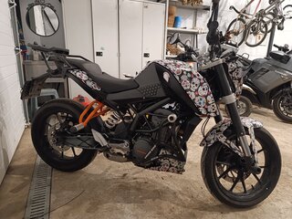 2015 KTM 200 Duke, белый, 218000 рублей, вид 2