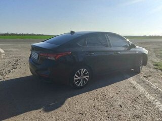 2017 Hyundai Solaris II, чёрный, 1300000 рублей, вид 3