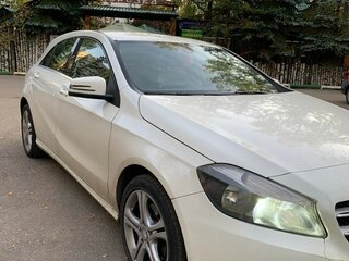 2015 Mercedes-Benz A-Класс 180 III (W176), белый, 1250000 рублей, вид 2