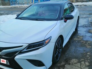 2018 Toyota Camry VIII (XV70), белый, 2800000 рублей, вид 1