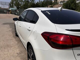 2018 Kia Cerato III Рестайлинг (Classic), белый, 1500000 рублей, вид 5
