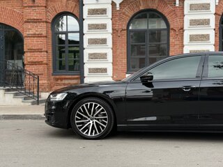 2018 Audi A8 50 TDI IV (D5), чёрный, 4100000 рублей, вид 3