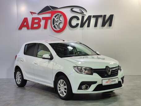 2020 Renault Sandero II Рестайлинг, белый, 985000 рублей, вид 1