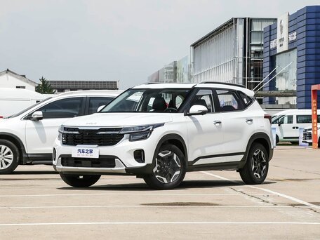 2026 Kia Seltos I Рестайлинг, белый, 1990000 рублей, вид 1