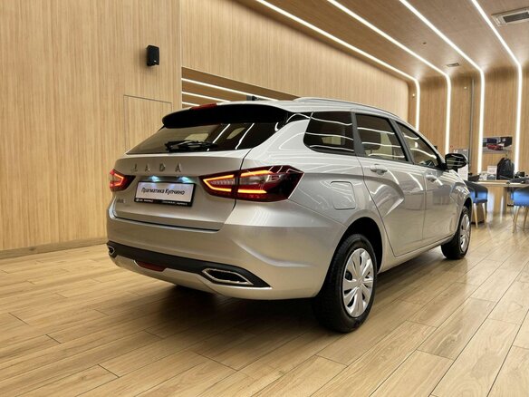 2026 Lada (ВАЗ) Vesta SW I Рестайлинг (NG), серебристый, 1965000 рублей - вид 3