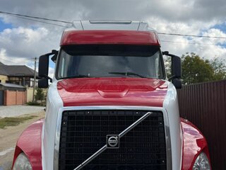 2004 Volvo VNL, белый, 2350000 рублей, вид 3