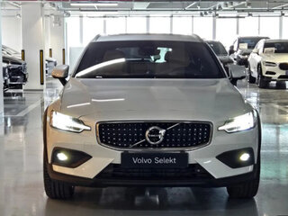 2025 Volvo V60 MHEV II, серый, 5500000 рублей, вид 3