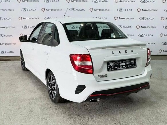 2025 Lada (ВАЗ) Granta Sport I Рестайлинг, белый, 1637000 рублей - вид 4