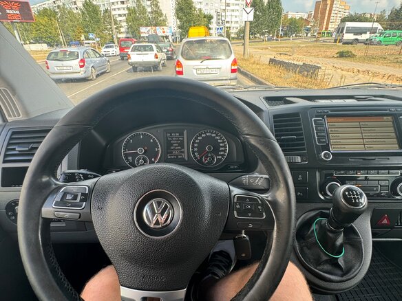 2010 Volkswagen Caravelle LWB Long T5 Рестайлинг, серебристый, 1900000 рублей - вид 5