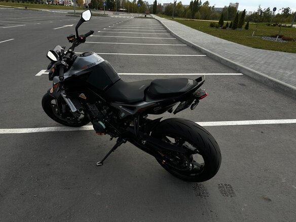 2018 KTM 790 Duke, серый, 590000 рублей - вид 2