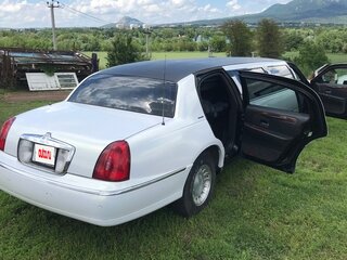 2001 Lincoln Town Car III, белый, 550000 рублей, вид 5