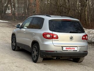 2010 Volkswagen Tiguan I, серебристый, 750000 рублей, вид 4