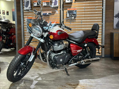 2026 Royal Enfield Super Meteor, красный, 792000 рублей, вид 3