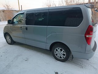 2011 Hyundai Grand Starex I, серый, 850000 рублей, вид 5