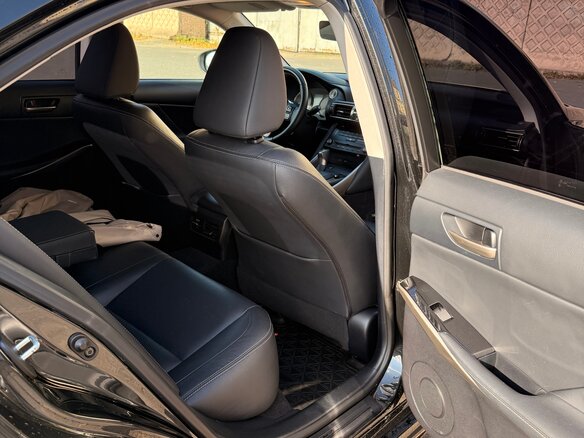 2018 Lexus IS 300 III Рестайлинг, чёрный, 3050000 рублей - вид 19
