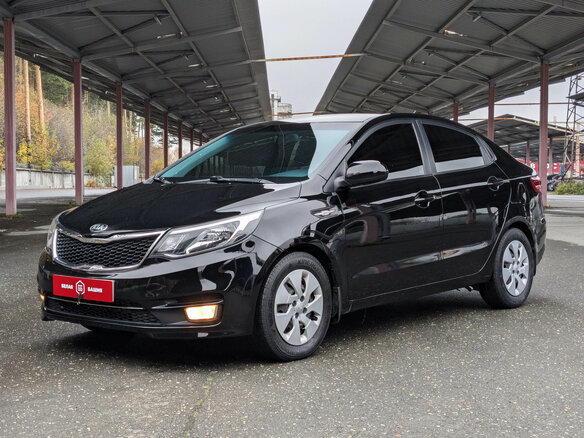 2016 Kia Rio III Рестайлинг, чёрный, 940000 рублей - вид 3