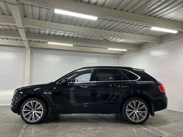 2017 Bentley Bentayga I, чёрный - вид 3