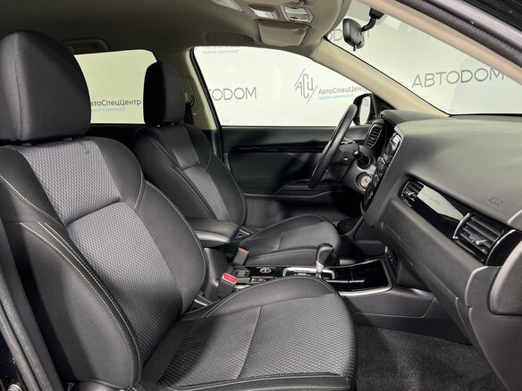 2018 Mitsubishi Outlander III Рестайлинг 2, чёрный, 1649900 рублей - вид 12