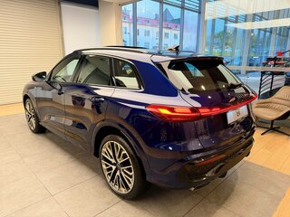 2025 Audi Q5 45 TFSI III (GU), синий, 10690000 рублей, вид 4