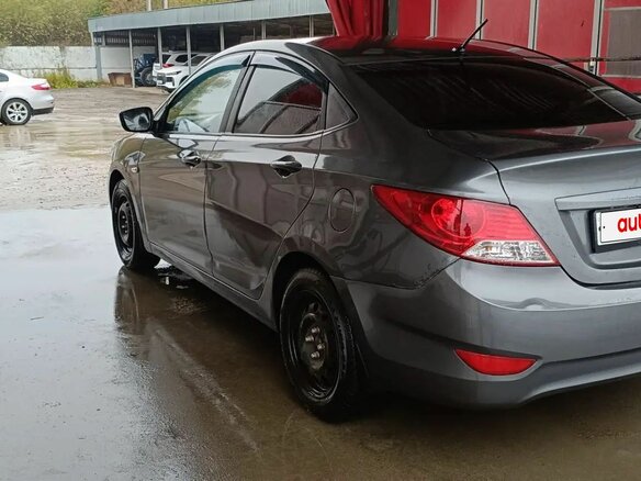 2013 Hyundai Solaris I, серый, 360000 рублей - вид 5