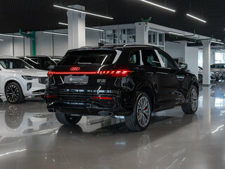 2026 Audi Q5 L III (GU), чёрный, 5990000 рублей, вид 4