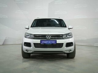 2010 Volkswagen Touareg II, серый, 1980000 рублей, вид 2