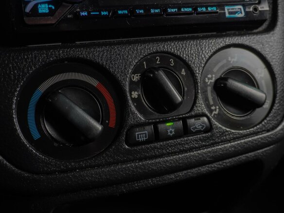 2006 Mitsubishi Lancer IX Рестайлинг, серебристый - вид 13