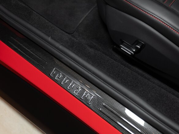 2025 Ferrari 12Cilindri, красный - вид 26