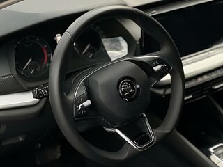 2023 Skoda Octavia IV (A8), белый, 2175000 рублей, вид 5