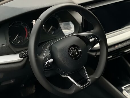 2023 Skoda Octavia IV (A8), белый, 2175000 рублей, вид 5