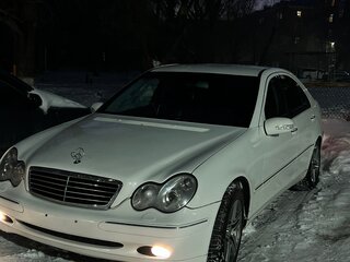 2003 Mercedes-Benz C-Класс 240 II (W203), белый, 725000 рублей, вид 1