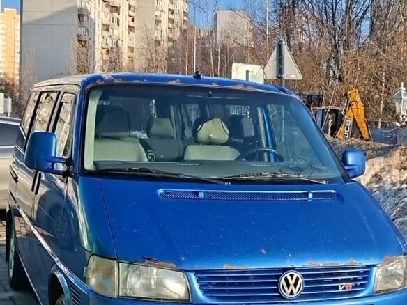 2001 Volkswagen Multivan T4, синий, 700000 рублей - вид 1