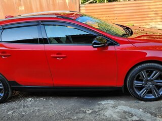2013 Volvo V40 Cross Country I, красный, 1500000 рублей, вид 3