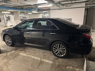 2016 Toyota Camry VII (XV50) Рестайлинг, чёрный, 1900000 рублей, вид 5