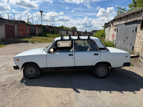 2000 Lada (ВАЗ) 2105, белый, 65000 рублей - вид 7