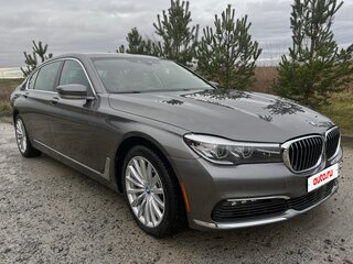 2017 BMW 7 серии Long 740Le xDrive VI (G11/G12), серый, 2850000 рублей, вид 5