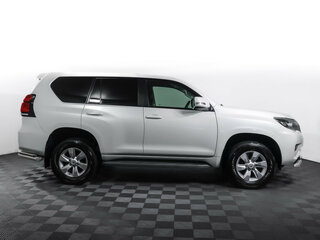 2019 Toyota Land Cruiser Prado 150 Series Рестайлинг 2, белый, 3990000 рублей, вид 4