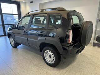 2026 Lada (ВАЗ) Niva Travel I Рестайлинг, чёрный, 1528000 рублей, вид 4