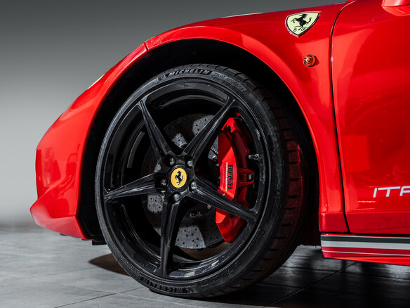 2011 Ferrari 458 Italia, красный - вид 9