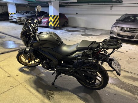 2018 Bajaj Dominar 400, чёрный, 320000 рублей, вид 1
