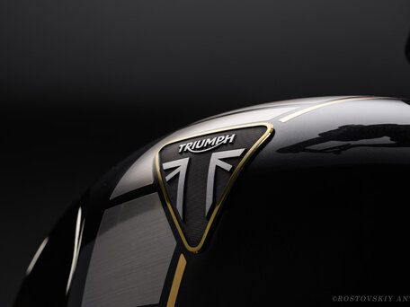 2020 Triumph Rocket 3, чёрный, 3790000 рублей, вид 3